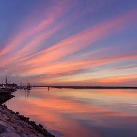 Sunset Village Marina * 奥良